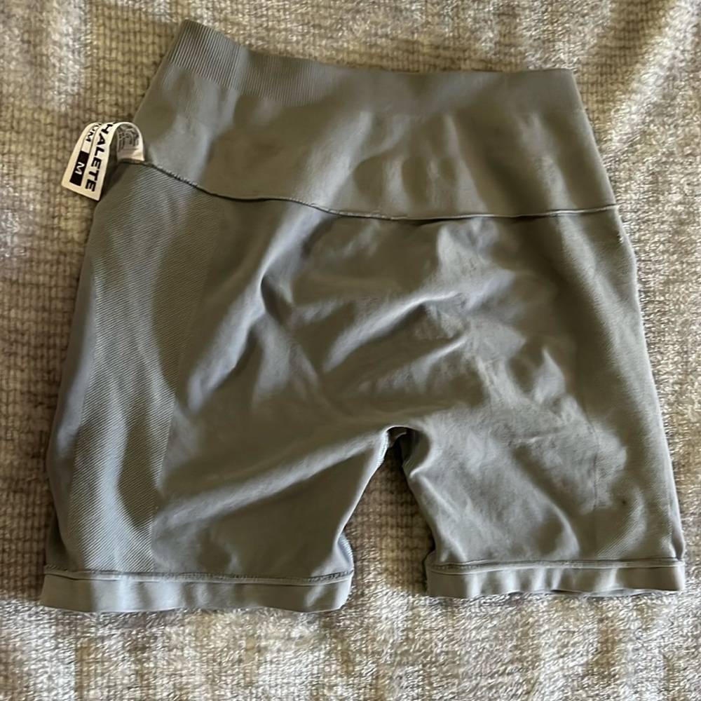 Women’s Alphalete Amplify Shorts Grey  Size M - Picture 5 of 7